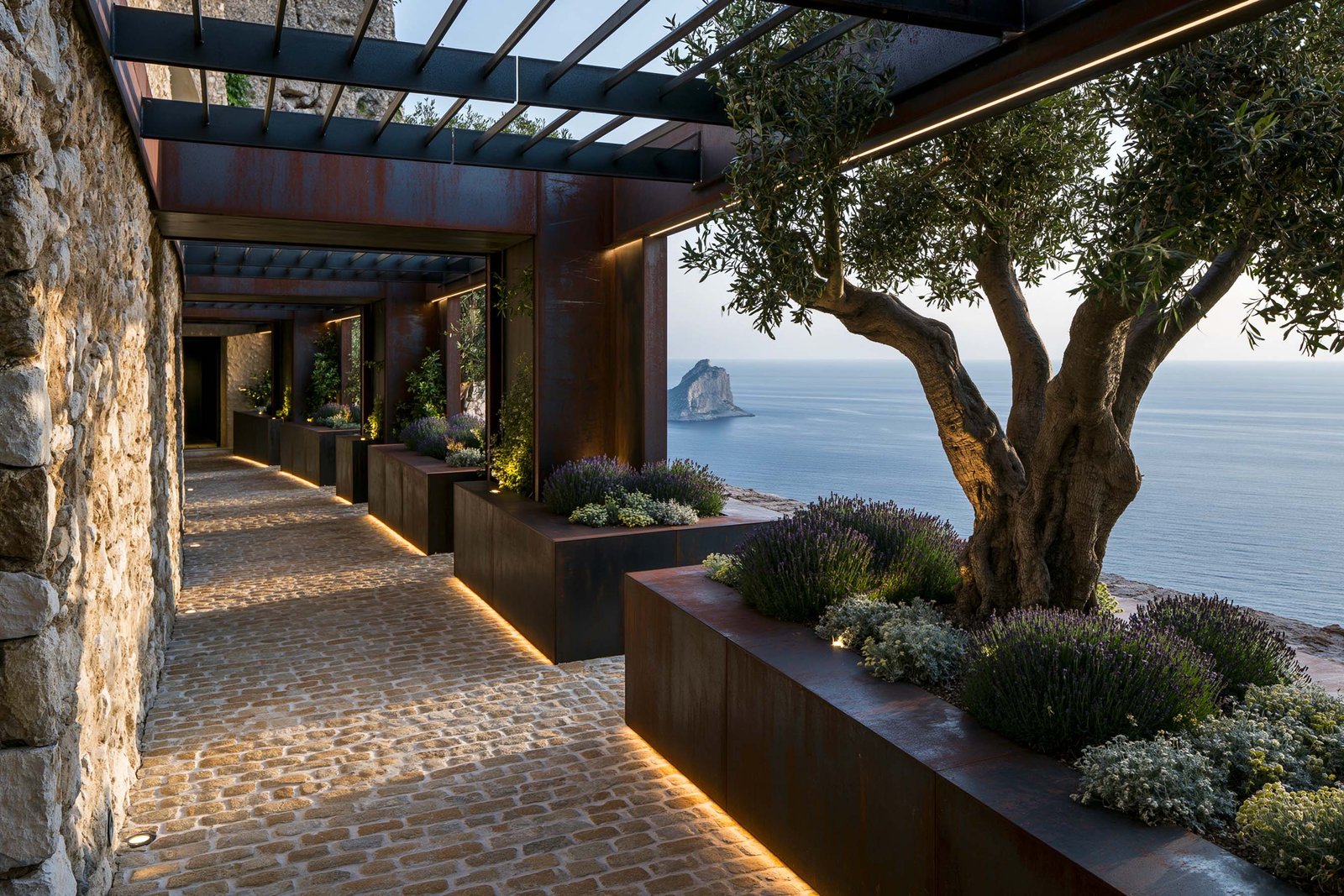 Séquences spatiales — architecture botanique exprimant continuité, calme et temporalité vécue, dialogue fluide entre intérieur et extérieur d’une villa de la Côte d’Azur, seuils et respirations articulés par Hortus Velum™ et Lignum™ — Paracelsus Gardens™